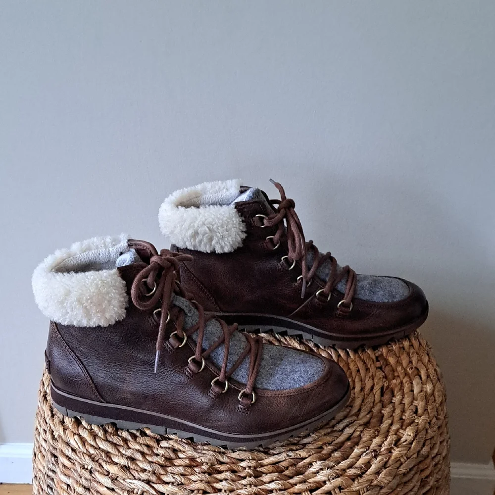 Sorel Womens Harlow Lace Cozy Brown Leather Ankle Booties Grey Felt Faux Fur 9.5